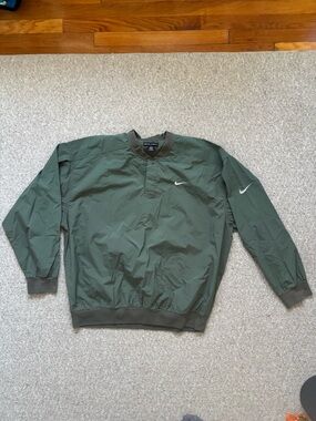 Vintage Nike swoosh Men’s Olive Green Pullover Windbreaker Jacket